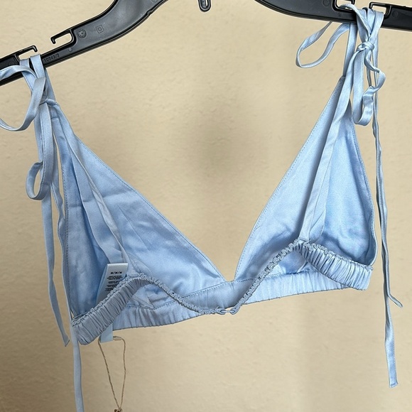 SKIMS Bridal Triangle Silk Bralette in Glacier size‎ M NWT - Picture 5 of 9